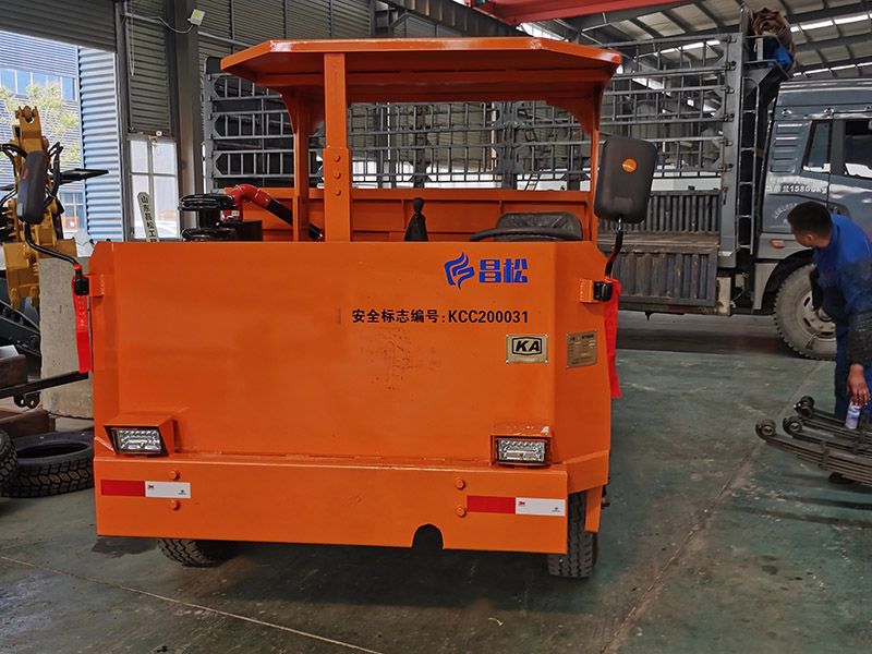 8噸礦用運(yùn)輸車(chē)